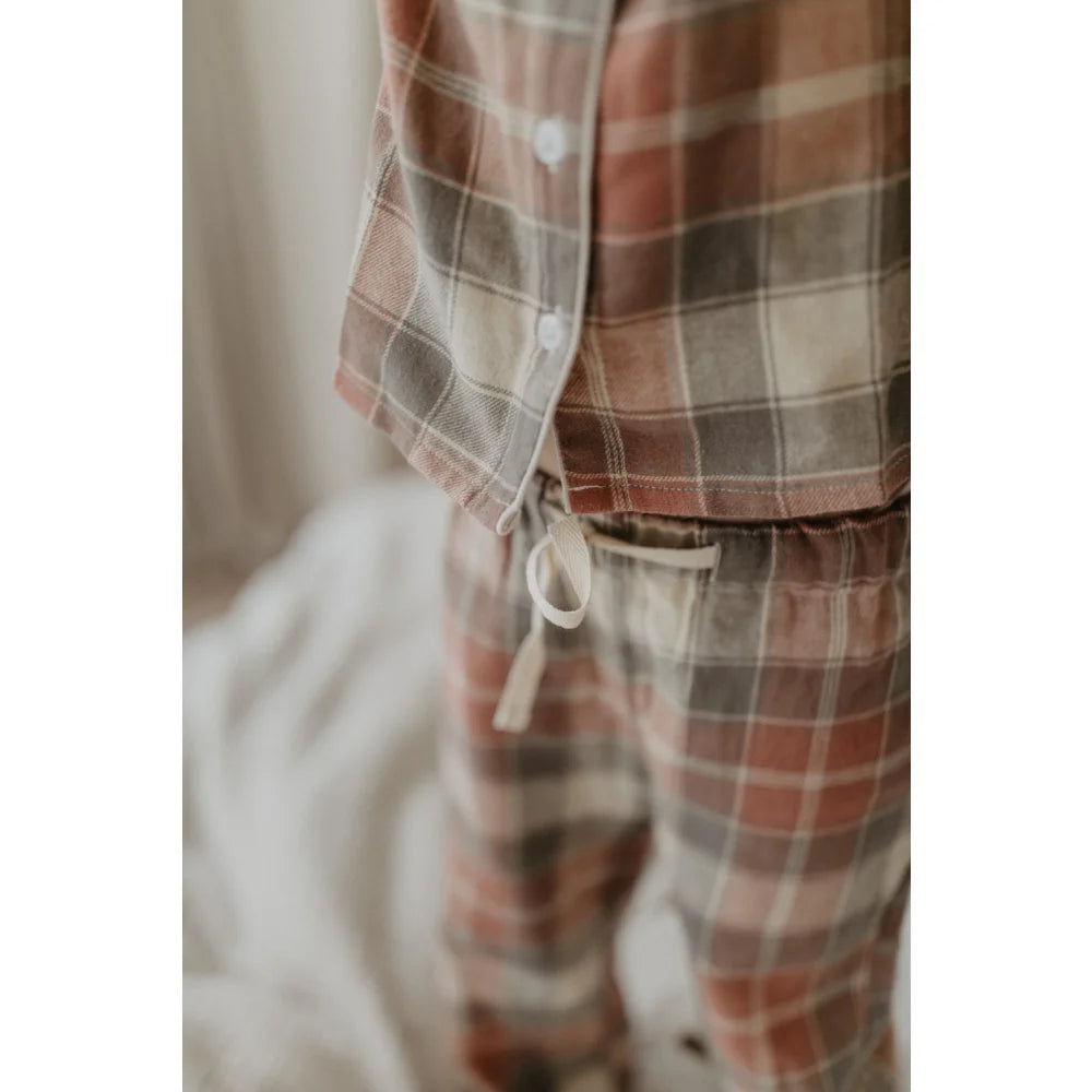 Plaid Pyjama Set Kids aus Flanell mit elastischem Bund und Kordel in Rot Grün