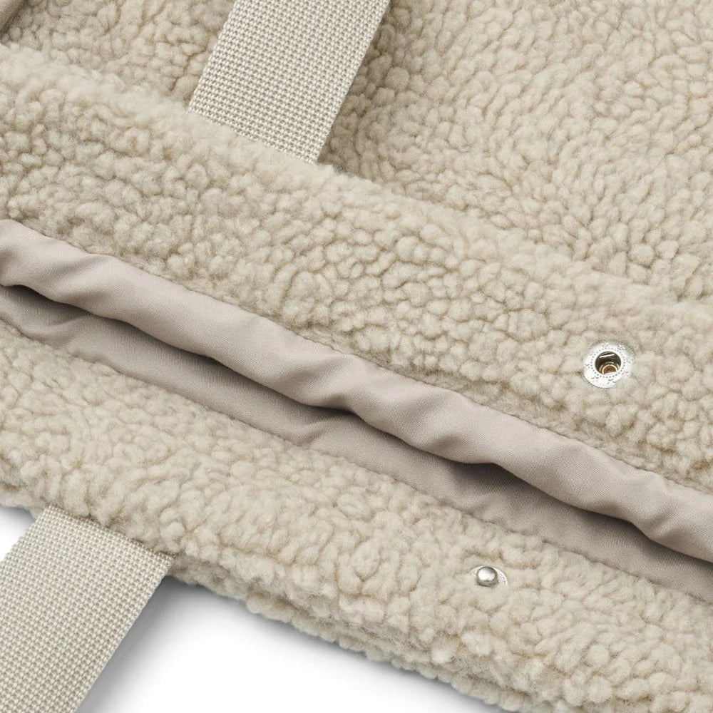 Beige Sherpa-lined Jacke mit Silber-Snap-Buttons und verstellbaren Riemen für Mist Reed Pile Tote Bag