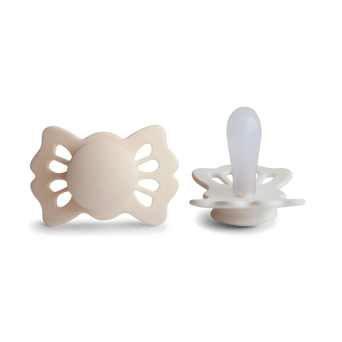 Zwei schmetterlingsförmige Schnuller in beige und weiß für Schuller Baby’s erstes Set