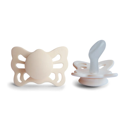Zwei Baby-Schnuller mit schmetterlingsförmigen Shields im Schuller Moonlight Sailing Set