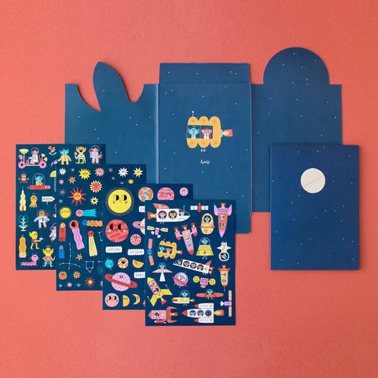 Bunte Stickerblätter mit Weltraumdesigns und Comicfiguren für Space Stickers