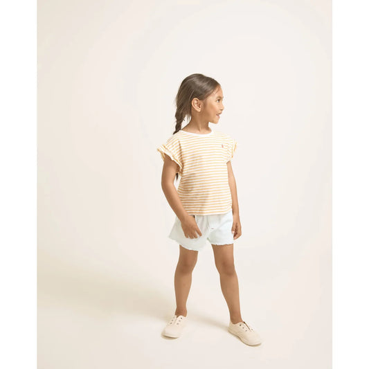 Stripes girly T-Shirt Coral: Mädchen in cremefarbenem Streifen-Top