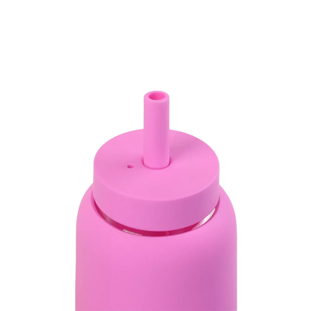 Pinkfarbige Wasserflasche mit Strohhalm und Deckel für Kinder