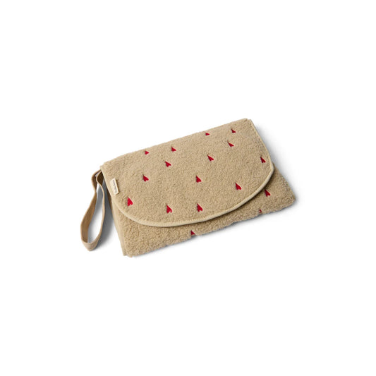 Beige Clutch mit roten Dreiecken, passend zur Teddy Wickelunterlage Ecru Hearts