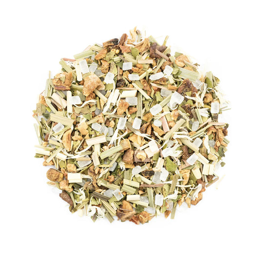 Kreisförmiger Haufen getrockneter Kräutertee-Mischung mit grünen und braunen Pflanzenteilen sowie transluzenten weißen Kristallen, Tee Der Hase wars 15g, ökologische Baby-