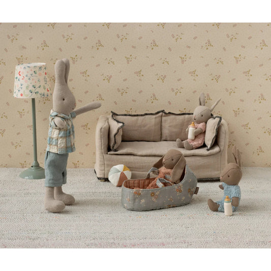 Tragetasche Mikro: weiche graue Babytrage mit Blumenmuster und braunem Innenfutter