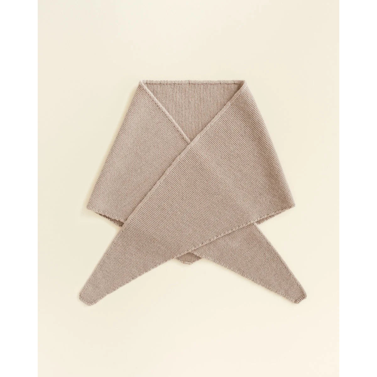 Leichter brauner gestrickter Schal mit geripptem Innenraum, Triangle Schal Josephina Sand