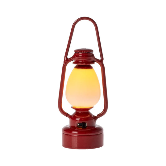 Rote Laterne mit warmem gelben Licht im Vintage Laterne Maus Rot Design