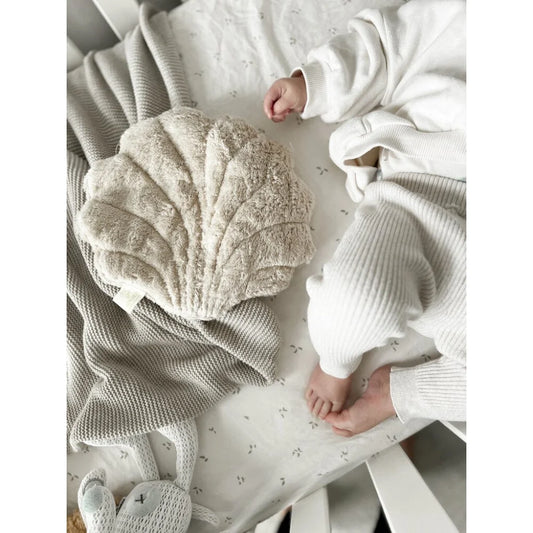 Beiges, muschelförmiges Wärmekissen Muschel klein für Entspannung und Komfort