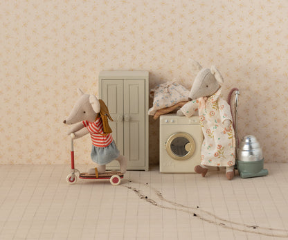 Schwester Maus, Grosse Schwester