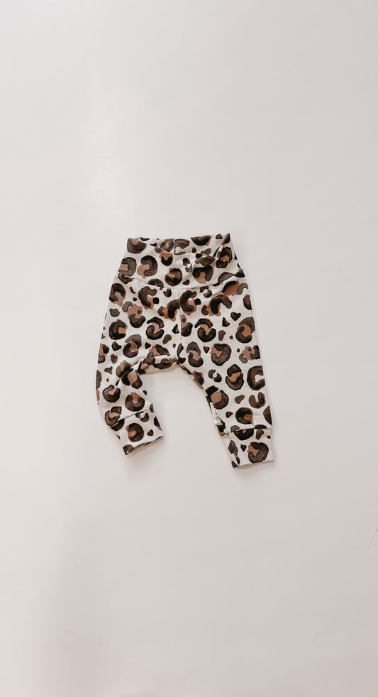 Leopardenmuster Babyhosen im Loose Fit Design für stilvolle Kleinkinder