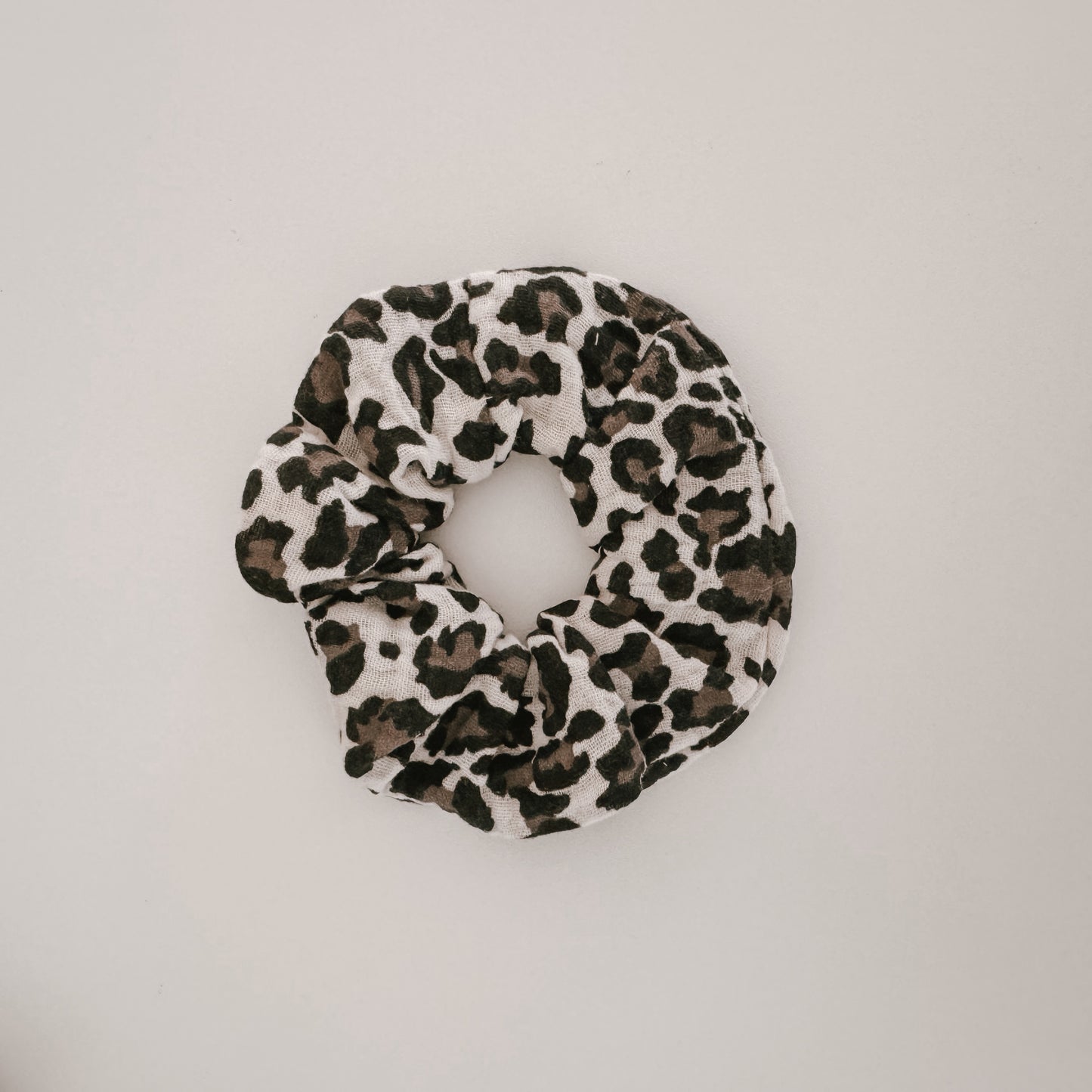 FRICKZACK Scrunchie Musselin | leo schwarz - Accessoires