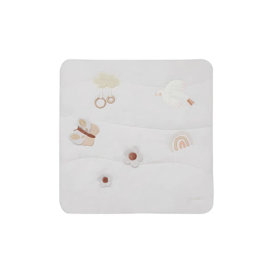 Weiße gesteppte activity decke butterfly mit weichen bestickten appliken als nachhaltige babykleidung schweiz geschenke für neugeborene