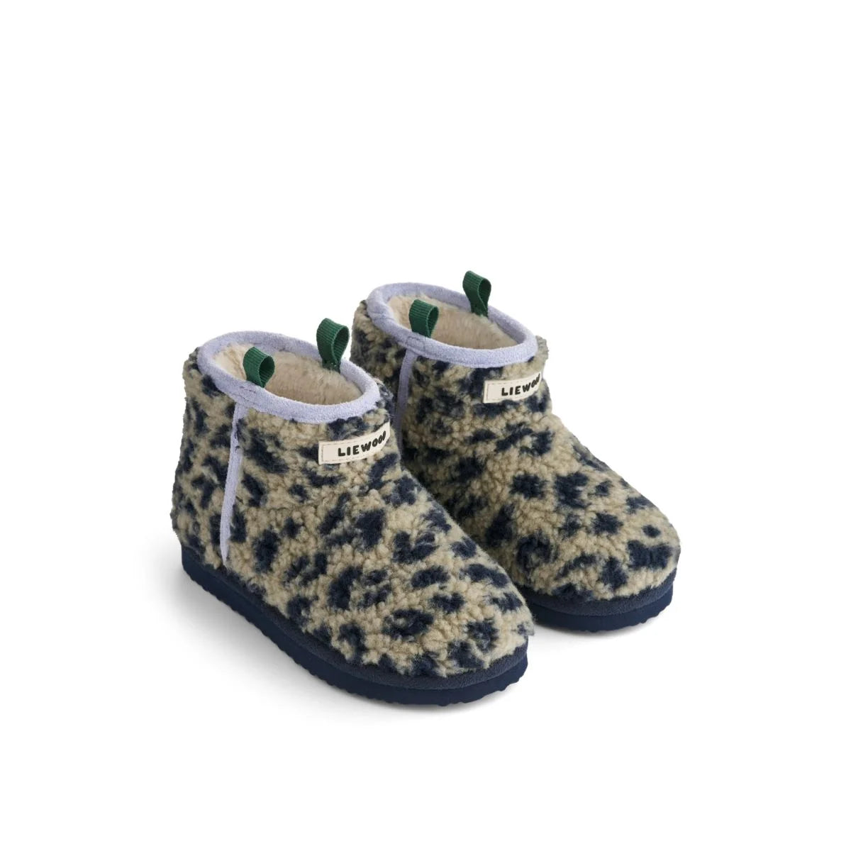 Flauschige albi pile slip-on boots mit leopardmuster, navy-sohlen und grünen ziehschlaufen