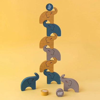 Bunt gestapeltes Holzpuzzle in Elefantenform von Alehop Wooden Toys