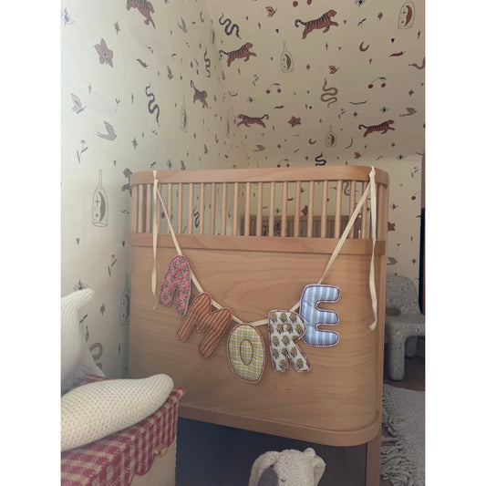 WOLLBEBI AMORE Girlande im Kinderzimmer