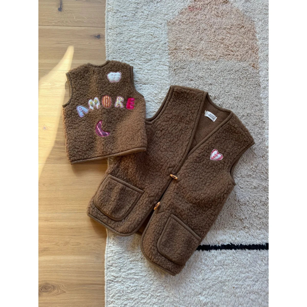 WOLLBEBI AMORE Wollweste Mama + Papa in Kastanie