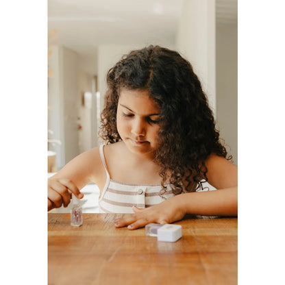 Weiße und rosa Pillenflasche mit Klappdeckel für Aquabelles Kids Nagellack