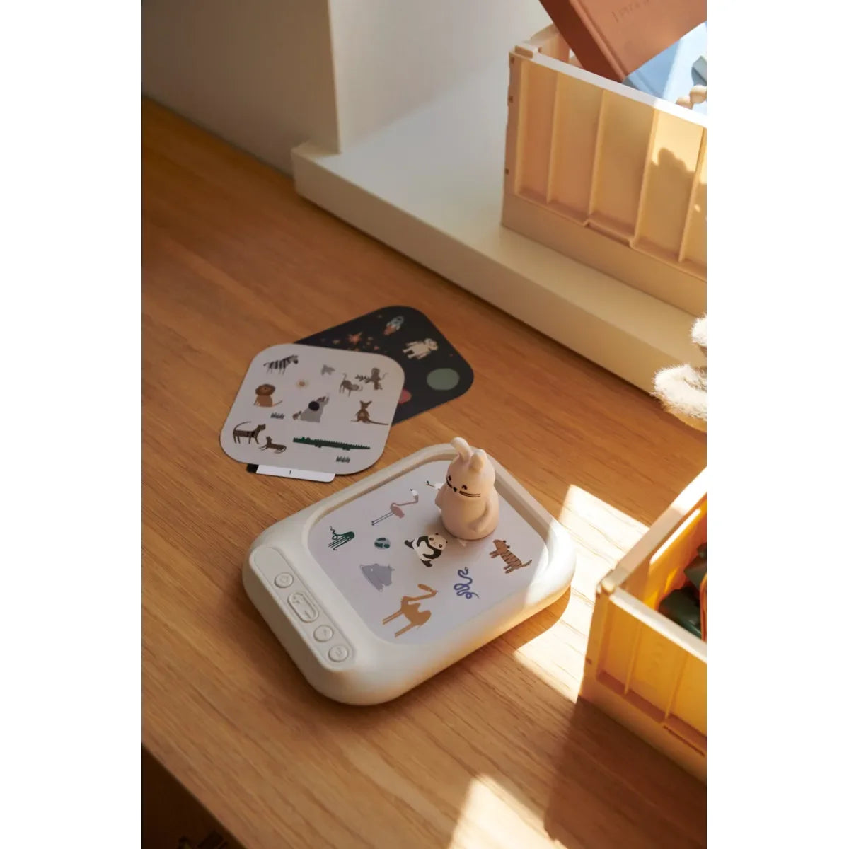 Archie Activity Sound Board Sandy mit druckempfindlicher Oberfläche und Hasen-Plüsch