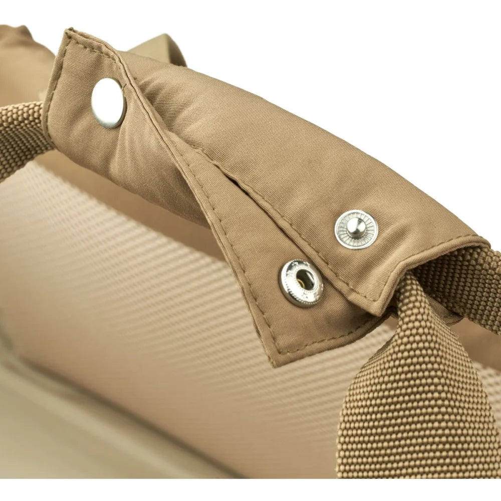 Khaki Stofftaschenhenkel mit Druckknöpfen für Baby-Nest Amber Oat Produkt