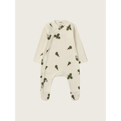 Weiches cremefarbenes Baby-Strampelanzug mit festlichem Stechpalmen- und Zuckerstangenmuster