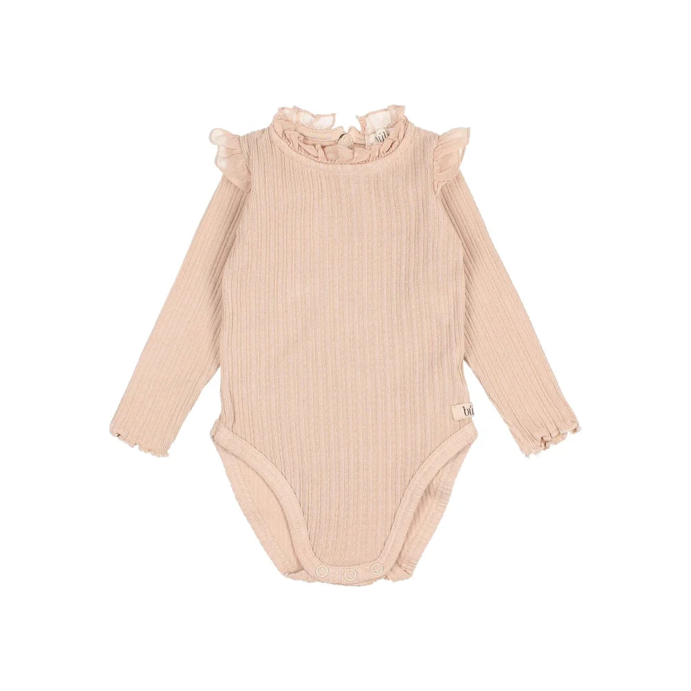 Hellrosa Langarm-Babypullover mit Rüschenkragen und Schulterdetails