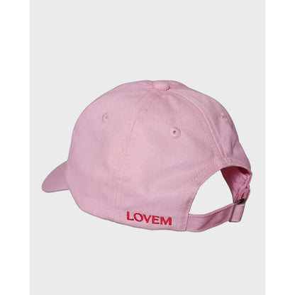 Rosa BABYCCINO CLUB kinder cap aus weicher baumwolle mit roter lovem stickerei auf der rückseite nachhaltige babykleidung schweiz