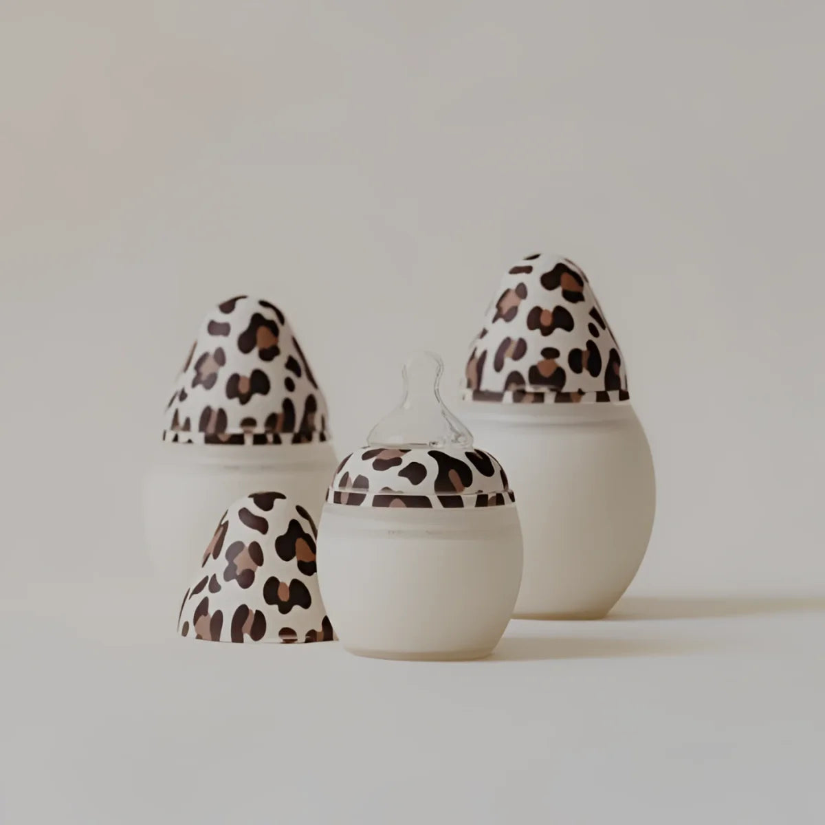 Babyflasche Graouu weiß mit Leopardendeckel und klarem Silikonnuckel