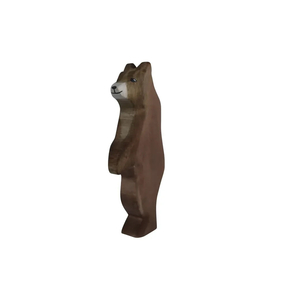 Stehende braune Holz-Bärenfigur mit hellfarbenem Schnauze auf Produkt Bär stehend auf den Hinterpfoten