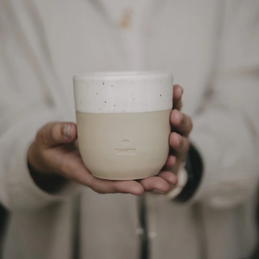 Minimalistischer Becher Tante 320ml mit Takes-Logo, speckled weißer Rand