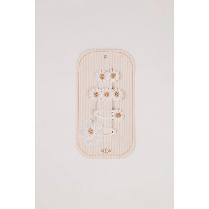 Weiße Blüten-Haarklammern-Set auf Holztablett mit Elle-Logo, Blossom Spring