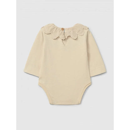 Snug Body mit Rüschenkragen in Beige – Ansicht 2