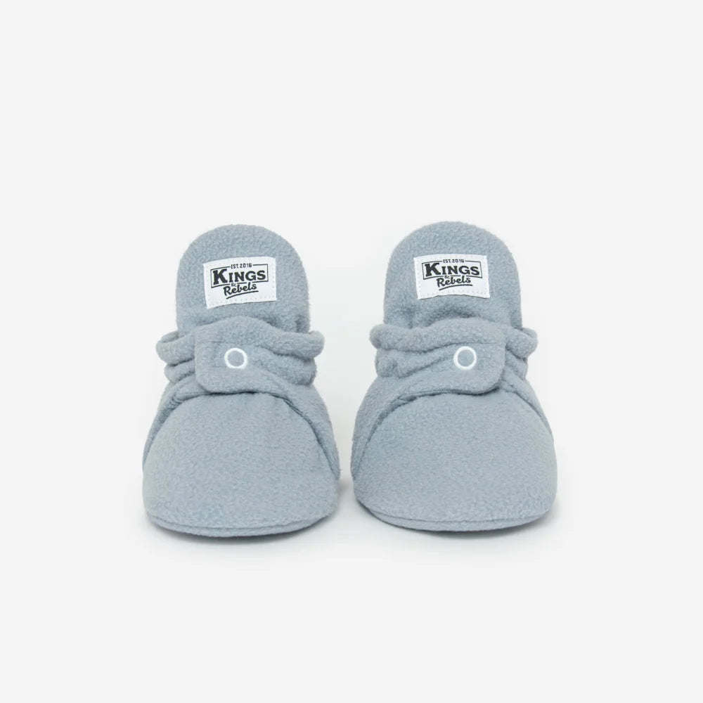 Leichte graue Fleece-Babyschuhe mit Druckknöpfen für 12-24 Monate, Sky Grey