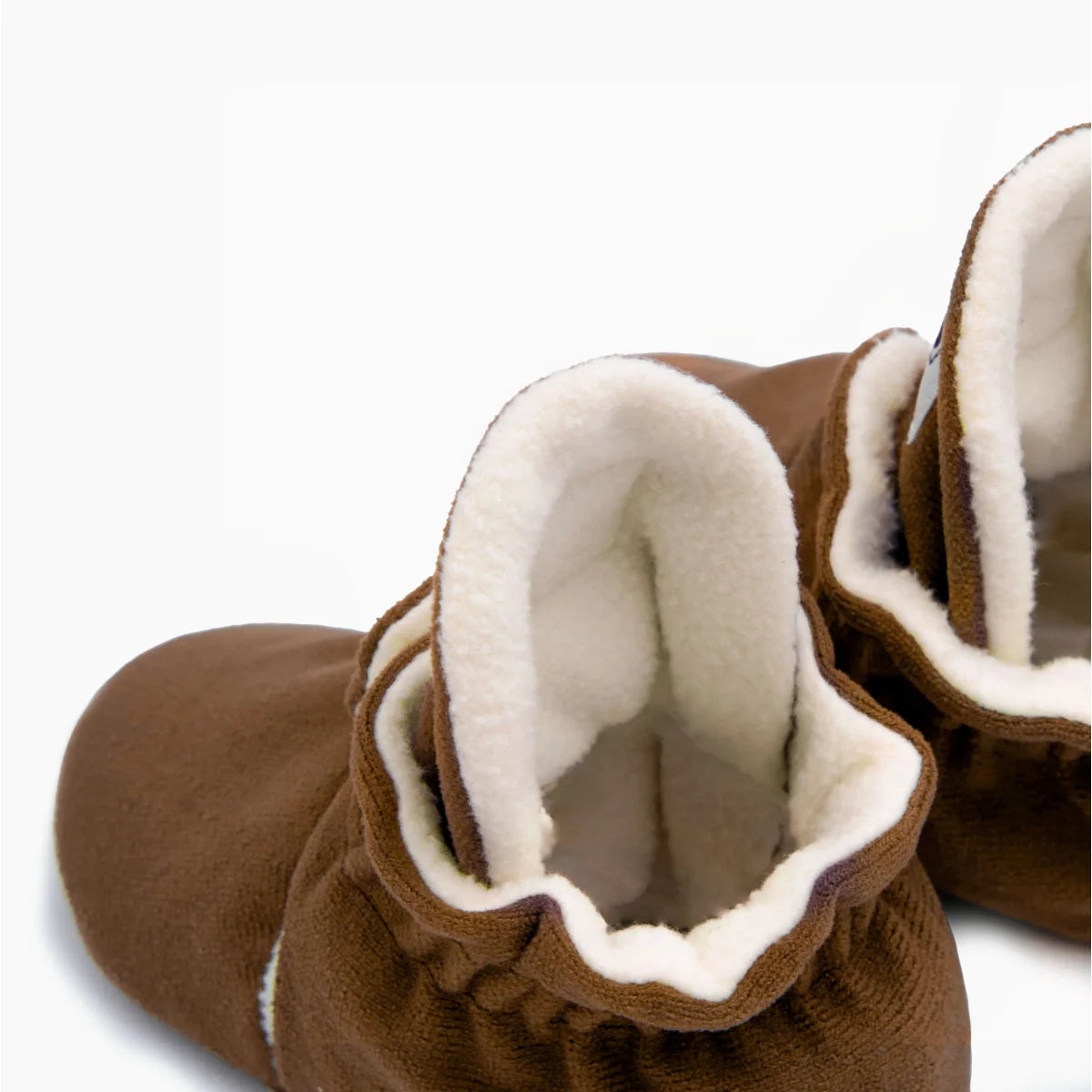 Kings & Rebels Booties Gamuza Classic Cinnamon, Detailansicht Markenlabel