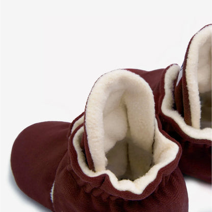 Kings & Rebels Booties Gamuza Classic Cranberry, Detailansicht Markenlabel