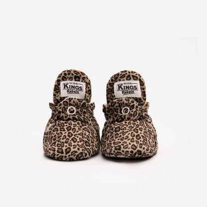 Leopard-Print Baby Booties mit weißen Ösen aus Gamuza für 0-12 Monate
