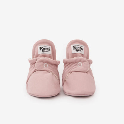 Paar rosa Baby-Booties mit Druckknöpfen für 12-24 Monate im Produkt Booties Gamuza Gripper Rosewood