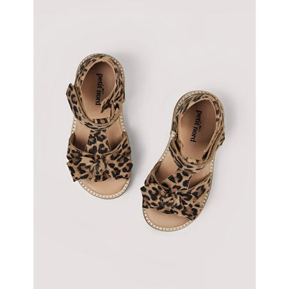 Leopard-print kindersandalen mit schleifendetail und geflochtenen riemenkanten in bow sandal leopard