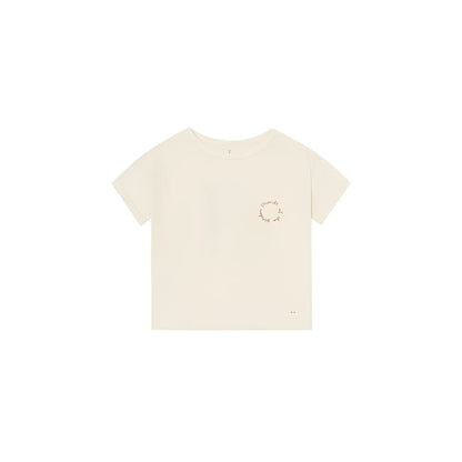 Cremeweiße Boxy T-Shirt Friends Of the Garden mit dezenter Stickerei links auf Brust