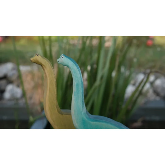 Brachiosaurus Spielzeugdinosaurier, gelb-orange und blau-grün, buntes Kinderaccessoire