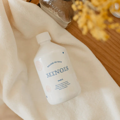 Weiße Flasche Bade-Mousse für ein entspanntes Bad Erlebnis 500ml Bubble Bath