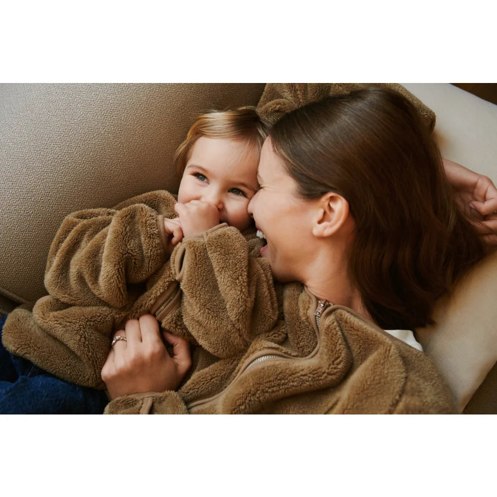 Brauner Plüschmantel mit Puffärmeln und Kapuze vom Calina Adult Pile Jacket Oat