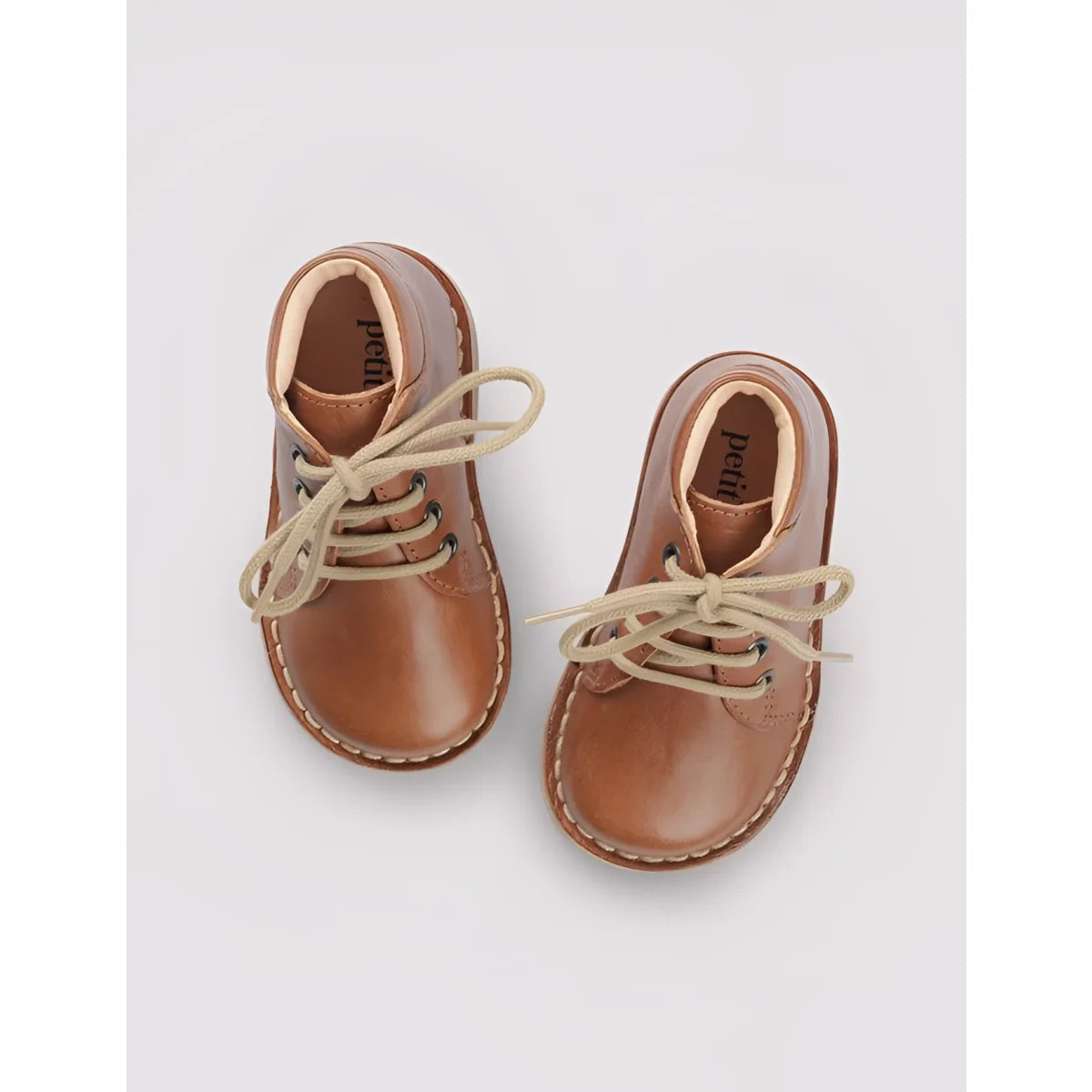 Klassische Desert Boot Cognac aus pflanzlich gegerbtem Wildleder