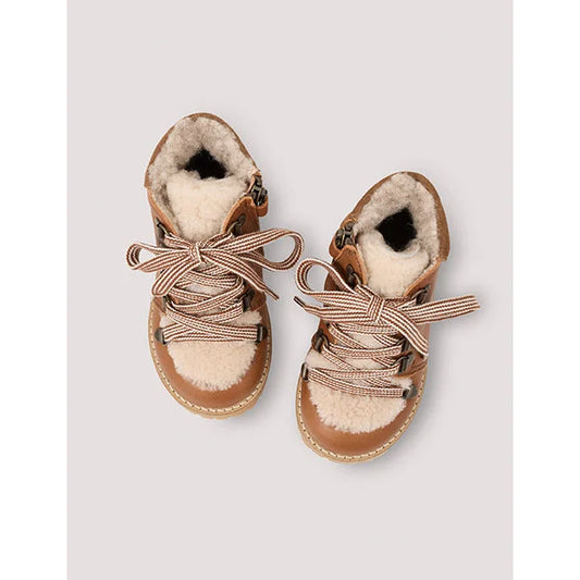 Kinderstiefel aus braunem Leder und cremefarbenem Faux-Fur, perfekt für den Winter