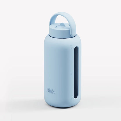 Hellblaue Wasserflasche mit Griff und durchsichtigem Sichtstreifen für Day Bottle 800ml