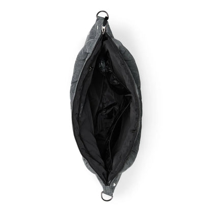 Offene dunkelgraue gesteppte Umhängetasche mit schwarzem Innenfutter und mehreren Taschen