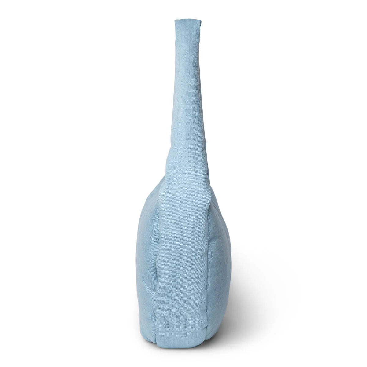 Helle blaue Stoffvase in der Denim Solid Umhängetasche präsentiert
