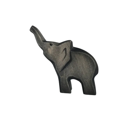 Dunkle Holz-Elefantenfigur mit erhobenem Rüssel aus dem Produkt Elefant Klein