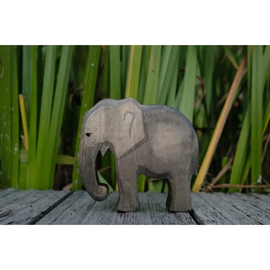 Graue geschnitzte Elefantenfigur aus Holz im Produkt Elefantenkuh