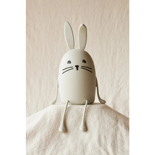 Hellgraues minimalist Hasen-Deko-Objekt mit langen schwingenden Gliedmaßen, Evex Rabbit Night Light